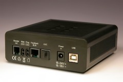 Die Rückseite der multiZENTRALEpro® 10830 von Roco mit USB–Anschluss.