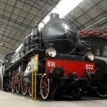 Die italienische Schnellzug–Dampflok 691.022 von vorn gesehen.