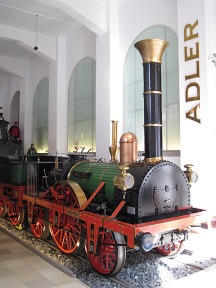 Eine der vielen Nachbauten der Lokomotive „Adler” in Nürnberg.