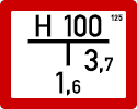 Weißes, rechteckiges Hydranten–Schild, roter Rand, schwarze Aufschrift.