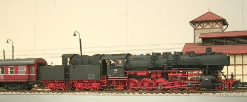 BR 50 kab (Kabinentender) als 1:22,5–Regelspur–Modell in Utrecht (2006).