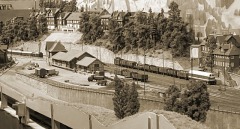 Bahnhof Lauscha (Thüringen) als Sepia-Bild, Utrecht 2006 (H0, Maßstab 1:87).