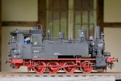 Tenderlok 98 813 (ex bayerische GtL 4/4), Lokführerseite, Modell von Wende.