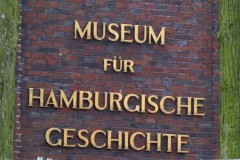Museum für Hamburgische Geschichte (Schriftzug am Eingang).