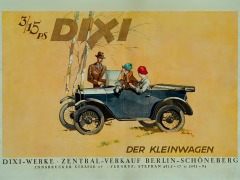 Aquarell: Zwei Damen sitzen im Dixi–Kleinwagen, ein Herr steht dahinter.