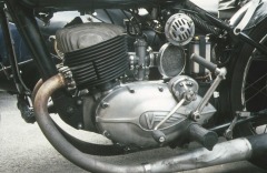Foto: Alter Motorrad–Motor von der linken Seite.