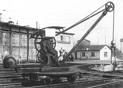 Ein bayerischer Kranwagen auf niedrigem Fahrgestell, Baujahr 1853.