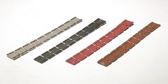 Neusilber–Schienenplatten: roh, brüniert, rostfarben, mit Rostpulver behandelt.