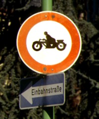 Foto von 1999: Verkehrsschild.