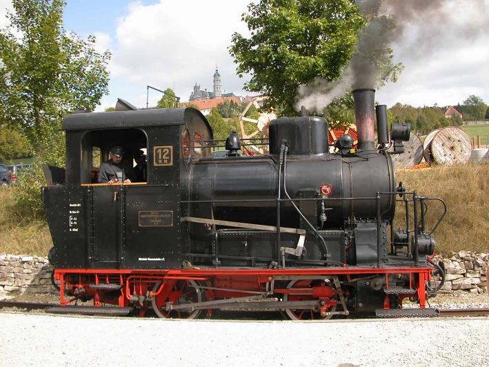 Dampflok WN12 der Härtsfeld–Museumsbahn im Bahnhof Neresheim.