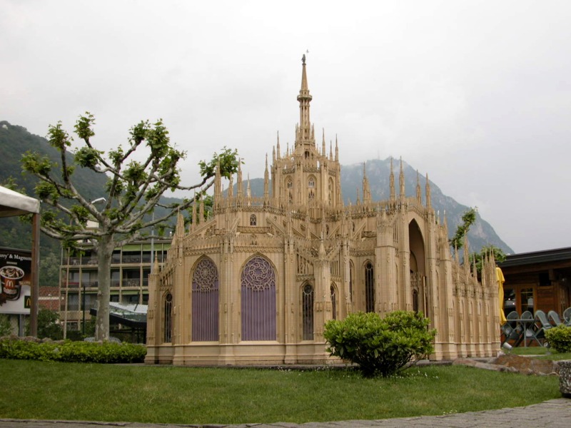 Der Mailänder Dom als begehbares Modellgebäude - beeindruckend groß.