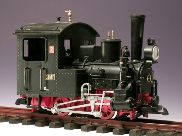 Modellfoto: verbesserte Toytrain®–Dampflok schräg vor rechts vorne.