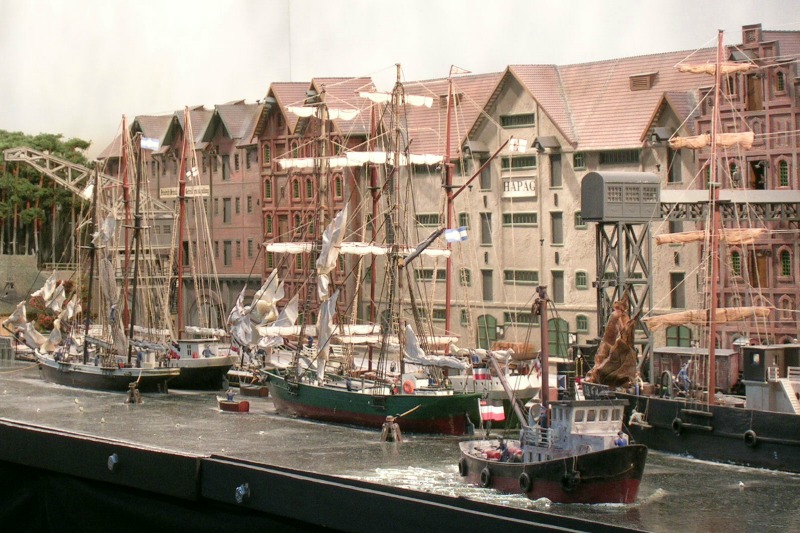 Bild eines Hafens mit Schiffen, H0–Modell, Utrecht, Eurospoor 2006.