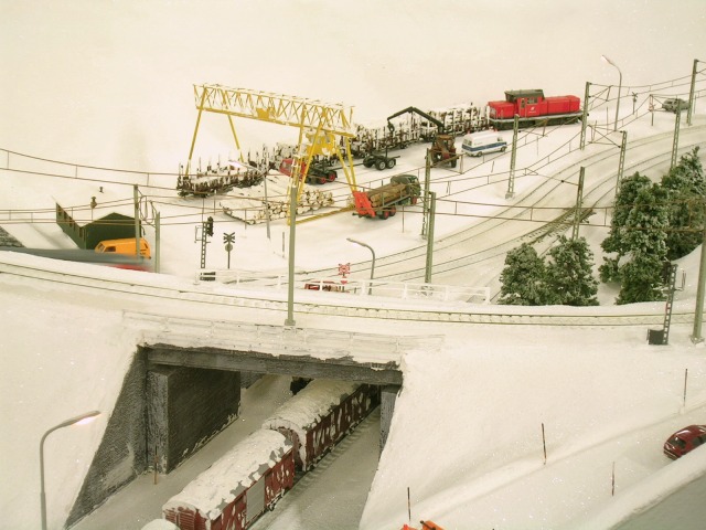 H0–Anlage mit Schneelandschaft (Utrecht, Eurospoor 2006).