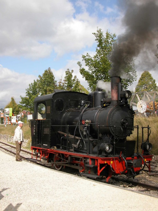 Dampflok WN12 der Härtsfeld–Museumsbahn im Bahnhof Neresheim.