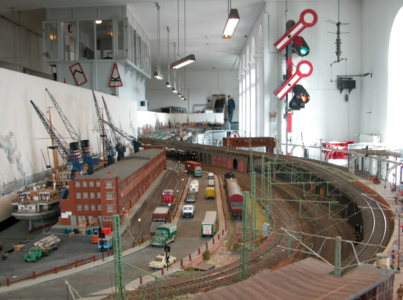 Übersicht der Spur 1–Anlage im hamburgmuseum, hintere Hälfte.