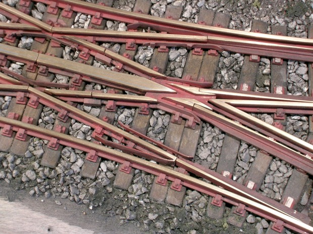 Modellfoto: Ausschnitt einer Eigenbau–Doppelkreuzungsweiche von oben gesehen.